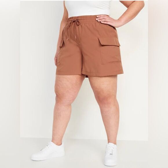NWT Old Navy Plus Size Brown High Rise Stretch Tech Cargo 5” Shorts - Size 4XL - Picture 1 of 8
